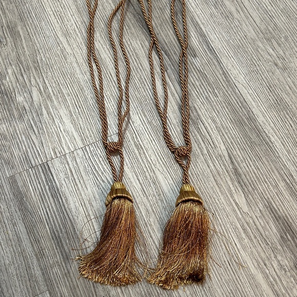 Metallic bronze coloured tassel curtain tie back holders. New. - Picture 1 of 5